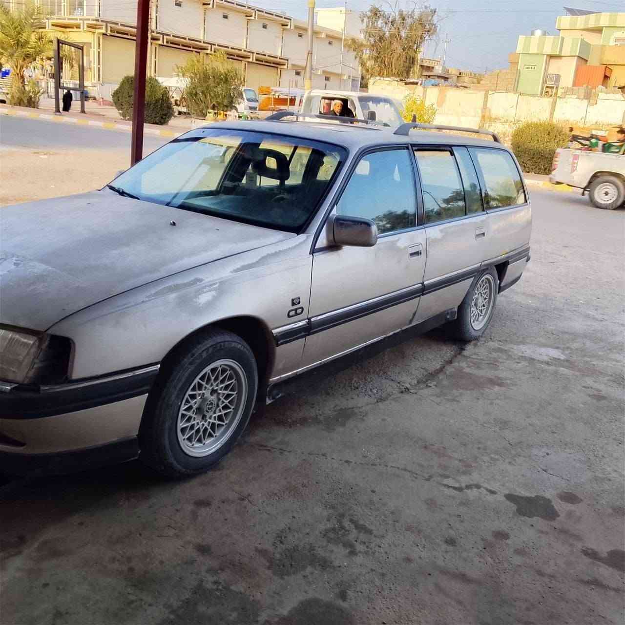 اوبل اوميكا  1992 ستيشن 
سنويه 28 صلاح الدين خصوصي
محرك 20 جديد
سعرها 18 ورقه
*********** مشروع وطني تحويل ثاني يوم
