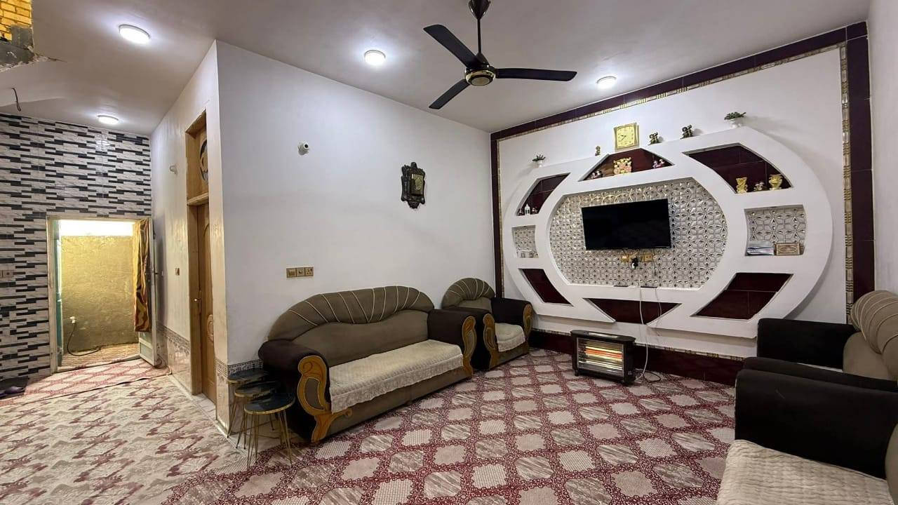 داران للبيع طابو صرف في الحولي السياسيين مساحة 300 كل دار 150 الاول مطلوب اسكان والثاني حر تريدهن اثنيهن او واحد منهن
 للاستفسار الاتصال
*********** 
 ***********
