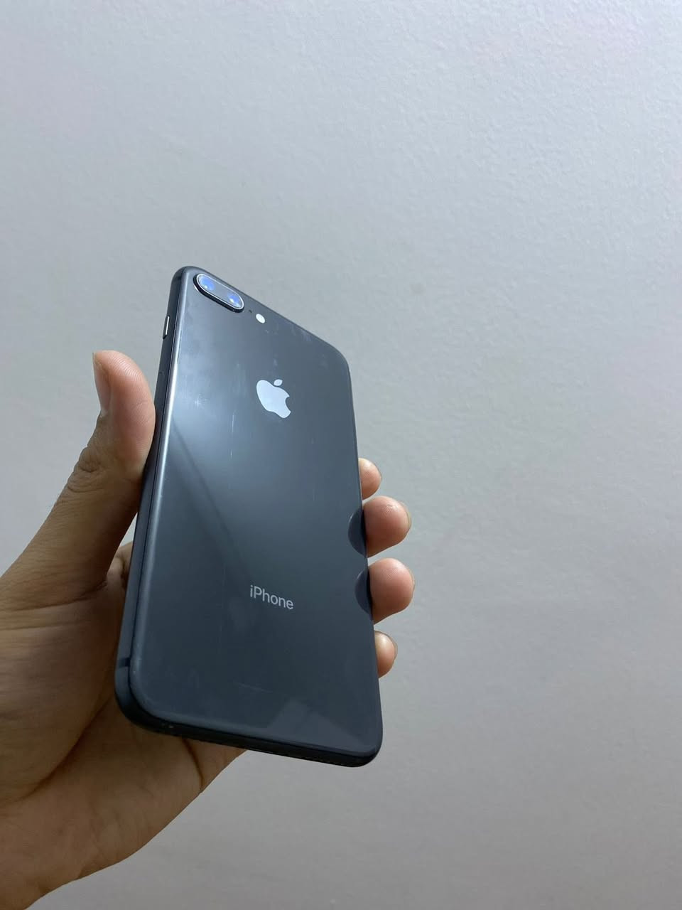 ايفون 8 بلس للبيع كفاله جهاز ونضيف حيل بصمه اتصال صوت خط كله مكفول بس مبدل بطاريه واصليه بشرط وصرف كلش زين سعر 110 وبي مجال ***********
