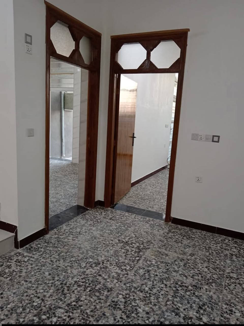 السلام عليكم مكتب عقارات الشمس  مقابيل المستشفى التركي !!!
                         بإدارة ((أحمد الگريطي))
                    
    ☎️*********** 
                        ☎️***********

🏠 دار للايجار مساحه 150م حديث يحتوي على غرفتين وكليدور وصاله ومطبخ ومجمع صحيات داخليه وخارجيه وطارمه 

⁦^⁠_⁠_⁠_⁠_⁠_⁠_⁠_⁠_⁠_⁠^⁩⁦(⁠✯⁠ᴗ⁠✯⁠)⁩⁦(⁠✯⁠ᴗ⁠✯⁠)⁩⁦^⁠_⁠_⁠_⁠_⁠_⁠_⁠_⁠_⁠_⁠^⁩

🌎 الموقع شارع 80 قرب الساده البو خطه 

⁦^⁠_⁠_⁠_⁠_⁠_⁠_⁠_⁠_⁠_⁠^⁩⁦(⁠✯⁠ᴗ⁠✯⁠)⁩⁦(⁠✯⁠ᴗ⁠✯⁠)⁩⁦^⁠_⁠_⁠_⁠_⁠_⁠_⁠_⁠_⁠_⁠^⁩

💸💰 قيمة الإيجار 325
