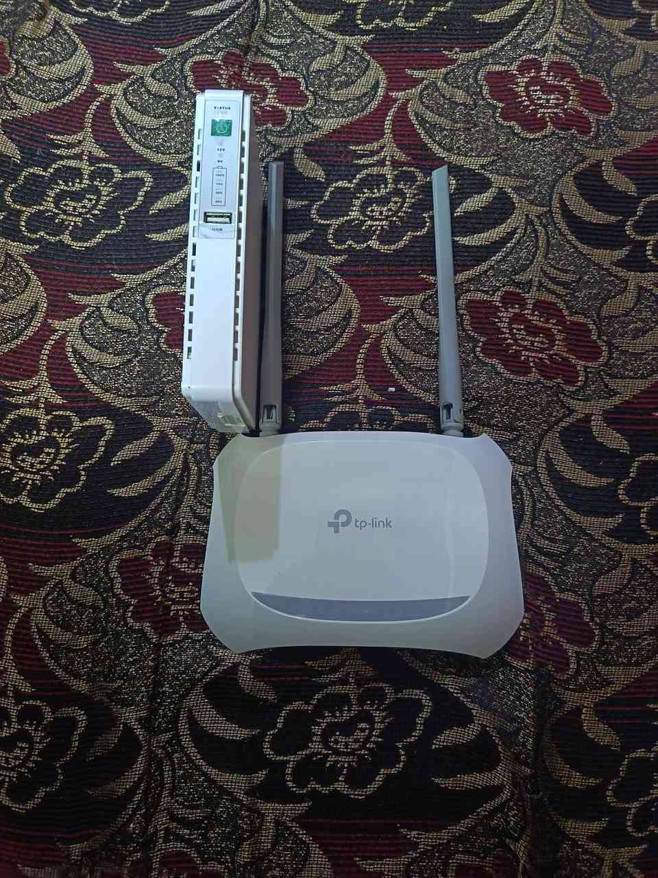 عاكسة وراوتر شرط شغالات ثنينهم ب 25 تواصل ***********
