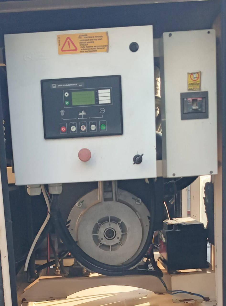 سلام عليكم للبيع 
بيركنز انكليزي اصلي 
كاتم تحتوي على خزان وقود 900لتر
3سلندر سوبر مشتغلة 300 ساعة 
توليد 45كيفي لوري سومر حديث 
بلادية على وضع الشركة برغي ممفتوح
 برودكشن تشغيل واطفاء اوتو 
العنوان بغداد الدورة/***********
