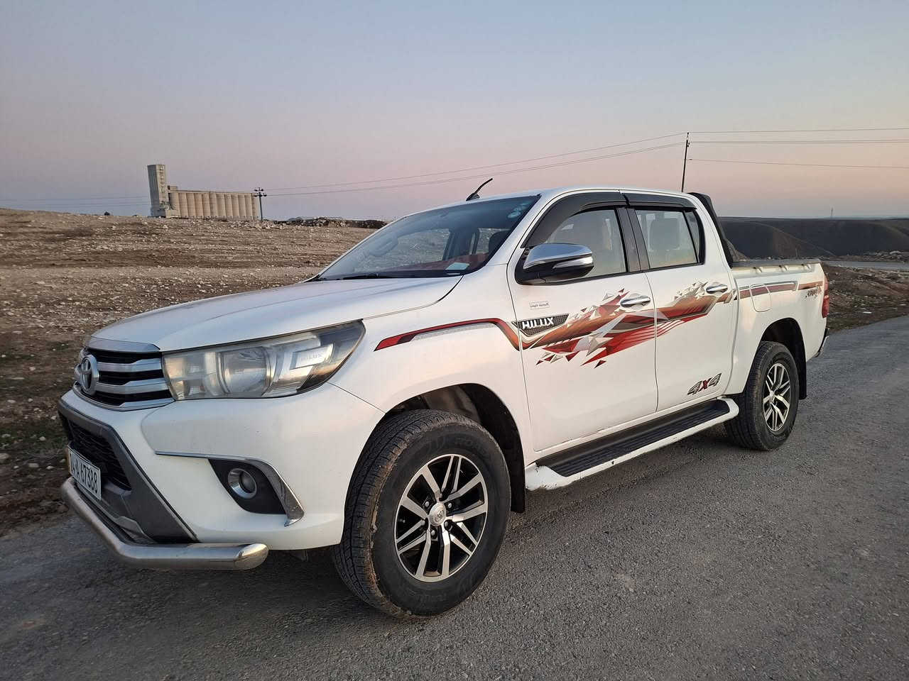 السلام عليكم سياره للبيع مرزي تيوتا هايلوكس 2016رقم دهوك انكليزي جديد  سنويه جديده  مكفوله من الصبغ كير توماتيك سعر 255وبي مجال بسيط رقم ***********
