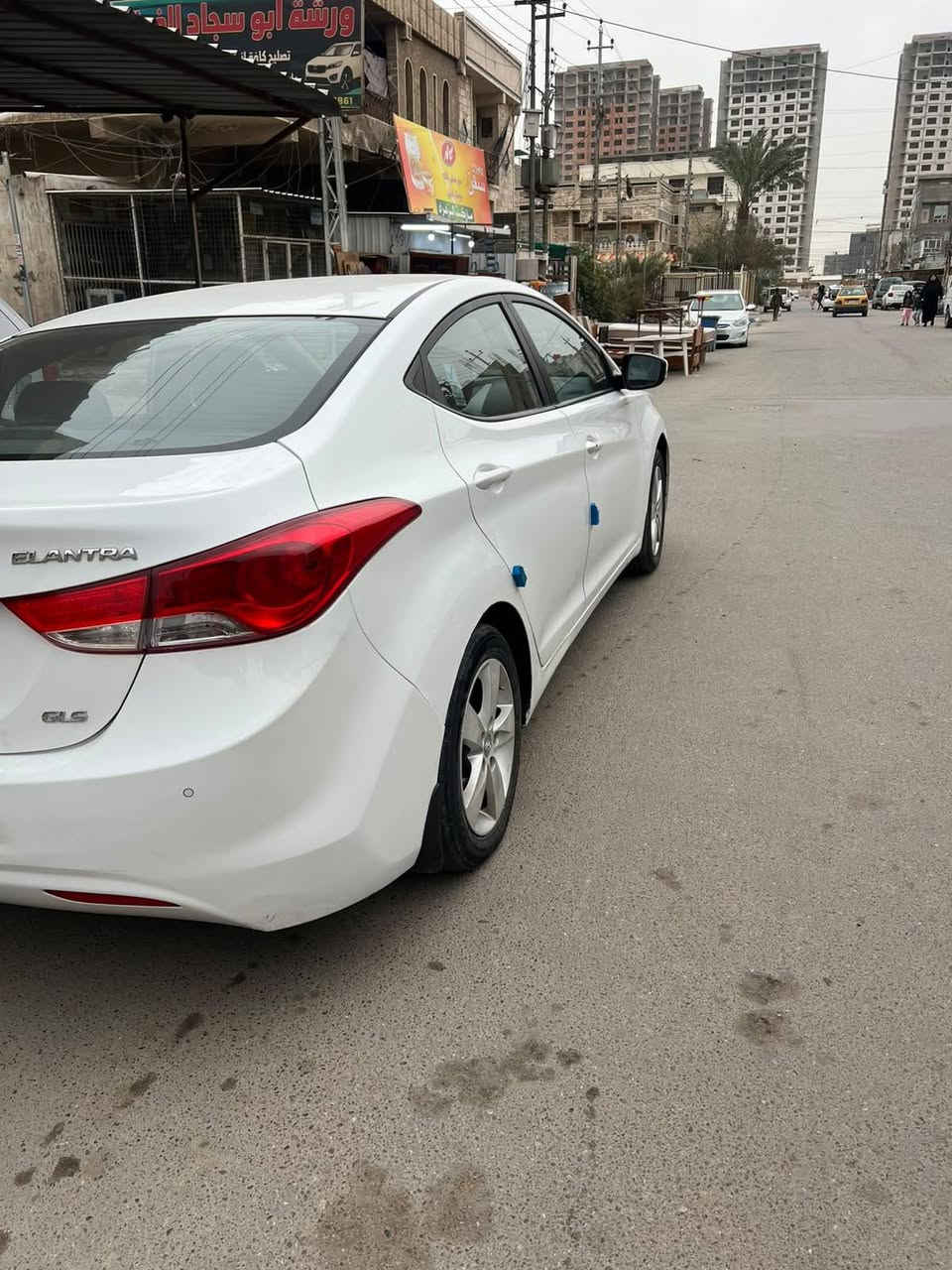 السلام عليكم سيارة النترا ٢٠١٢ فول مواصفات خليجي متوازي على البيع مكان السيارة البياع السعر ١١٥ وبيها مجال قليل كلش رقم الهاتف ***********
