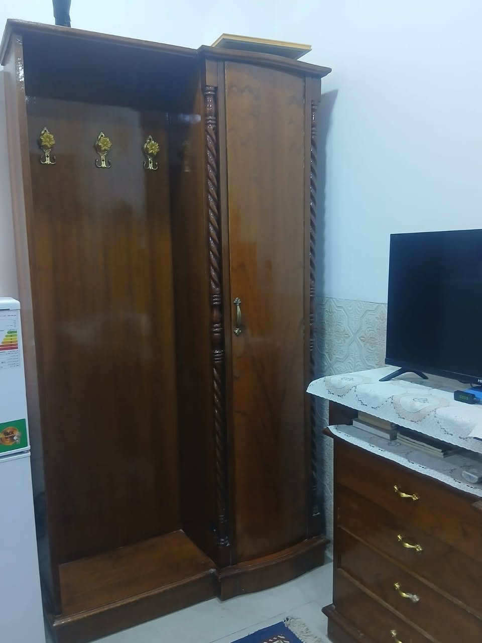 سلام عليكم عندي غرفه عراقيه للبيع مليون وربع وبيهه مجال العنوان الدوره المهديه الثانيه *********** التواصل على هذه الرقم
