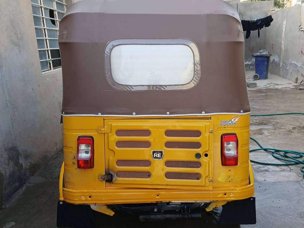 سلام عليكم تكتك موديل 2020 للبيع تكتك لاتنقص ولا تبخر تكتك معمره دوس بس مامصبوغات  العنوان معسكر البلديات الحجز والاستفسار ع هذة الرقم *********** بسته ونص وبيهه مجال
