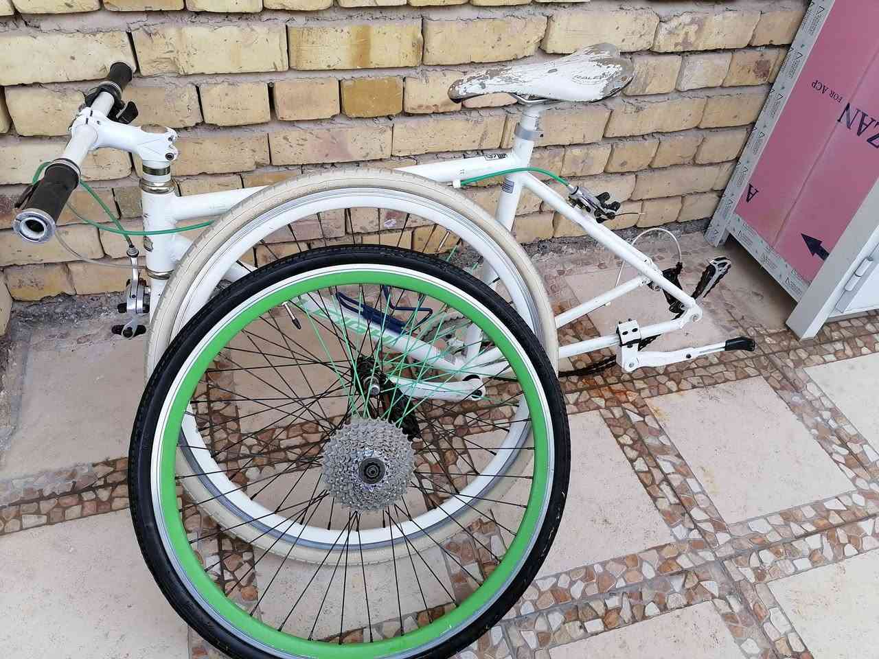 سلام عليكم
ياباني C700
حجم 26
كامل مابي اي نقص
المكينه 9نمر يعني طيران
وياله مطعمه أخضر وابيض
الباسكل أنضف ف من الصوره السعر 135 وبي مجال للطيبين
شراي اتصل على الرقم *********** وبيك خير وتدلل
