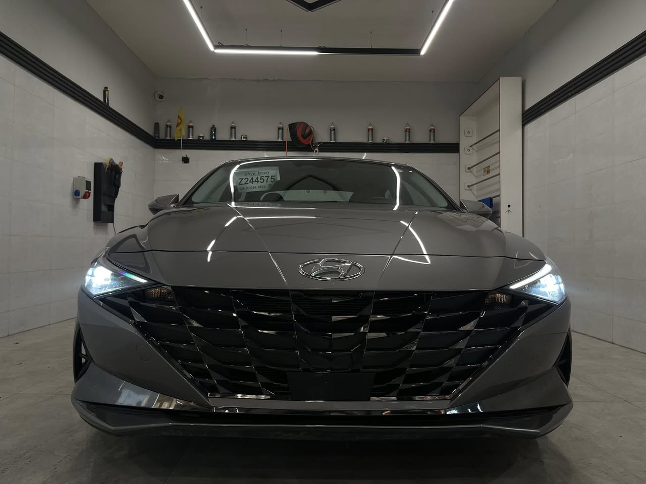 النترا 2023 ‼️‼️كاتي بدون رقم‼️‼️
فول مواصفات لمتيد 1/1
محرك 2000 دوش 
ضررها سطحي بوند فقط بدون دعاميه ولا لايتات بدون ارباك بدون داخل مكفوله كفاله عامه 
مكان السياره موصل المعارض الجديده 
السياره كاتي تترقم جميع المحافظات الشماليه 
السعر 164 وبيها مجال بسيط
للاستفسار ***********-***********
