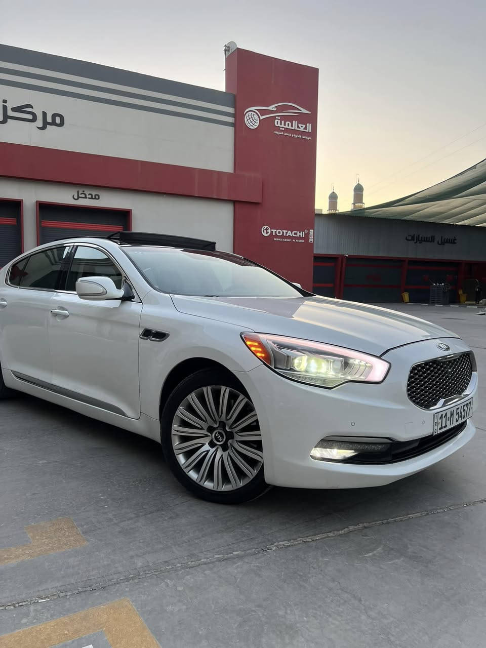 سلام وعليكم 
للبيع 
كيا كورس او k900 موديل 2015 
رقم بعداد بسمي وارد امريكي حادث مبين بل صوره 
سياره جديده بمعنه الكلمه ماشيه 67 ميل 
سياره فول مواصفات مكينه 5000 8 سلندر 
مكانه نجف استفسار *********** 
السعر 190
