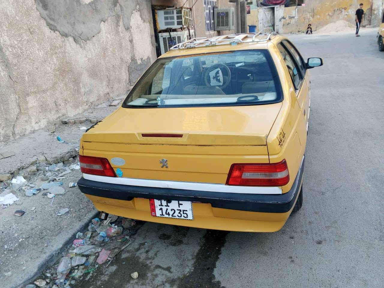 سلام عليكم شباب بيجو لميس للبيع موديل 15مكفوله كير محرك تبريد كله شغال عده شبر يم البك لايت أليسر الباقي مكفول مصفره هيه اوغرمات مكاني مدينه صدر سعر 39بيهه مجال سياره بسمي تحويل ثاني يوم ***********
