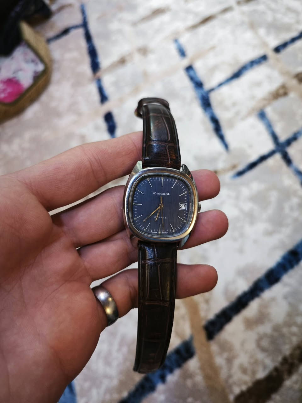 السلام عليكم
ساعة ميركسل بطارية
سير جلد 
تاريخ شهري شغال
نظافة تامه 
ماكنة سويسري قديم 
الساعة اصلية 100/100
مينه جديدة لوك 
السعر 75 الف وبيها مجال للشراي 
للتواصل واتساب أو الاتصال على الرقم 
***********
