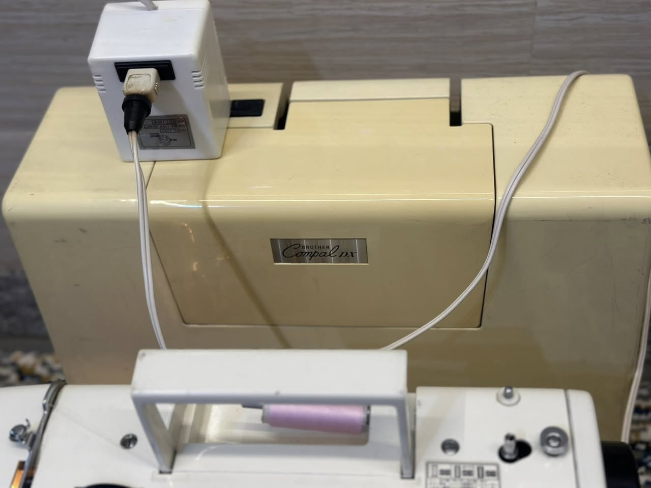 ماكينة برازَر كومبال بالة ياباني نظيفة جداً وبدون أي عيب ✨
تشتغل 14 نقش مع أوفر وفتحة عروة، درزة مستقيمة، وصوتها هادئ 👌
مع جنطتها الأصلية

السعر 100 ألف وقابل لتخفيض بسيط
متوفرة في اربیل  ويوجد توصيل �


**إذا كنت صاحب هذا الإعلان وتريد حذفه لأي سبب، رجاءا أرسل رسالة إلى الدعم الفني**