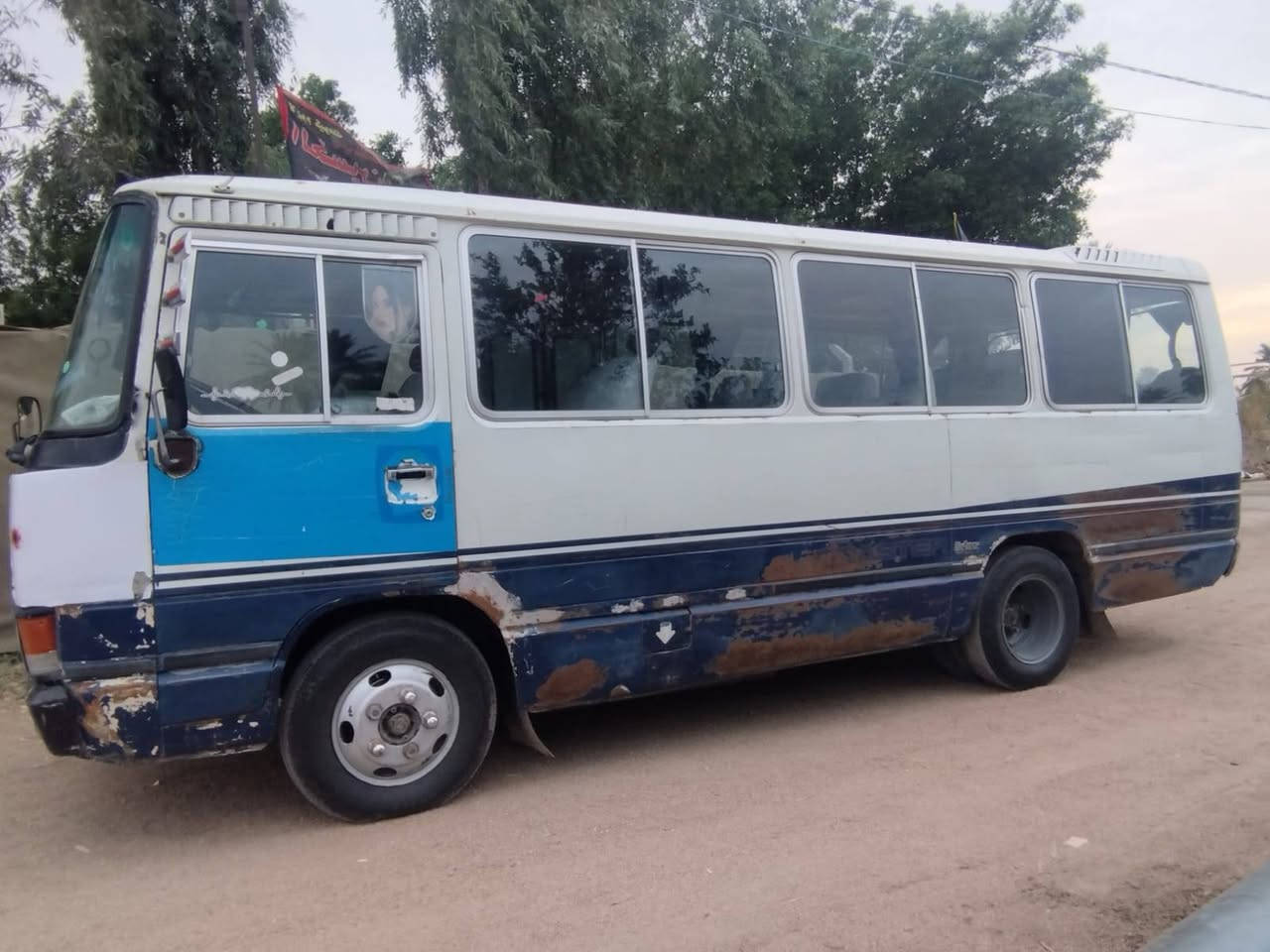 ا
السلام عليكم كوستر نظيفة للبيع موديل 88محرك كاز 3000 تخم تاير حداديه خير من الله مكان بابل رقم الهاتف ***********
