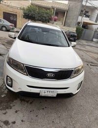 سورنتو 2013 شكل الجديد نص فول اربعه سلندر خليجي السياره بيها اربع قطع ...