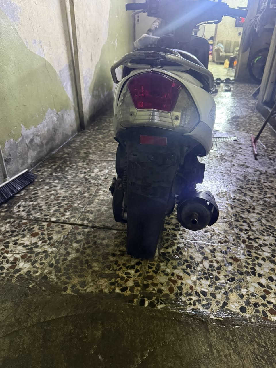 سلام عليكم دراجه ماكس منغولي للبيع نضيفه شوفت عينك كلهى بلاديه ما ملعوب بيهى فقط مبدل بيهى كابريتر وشلعه ما بيهى كالو عوزهى خرز بس هاي كلهى شغاله سلف هندر بس شلعه ما بيهى الباقي كفاله عامه مكينه ما مفتوحه مكاني بل مدينه الحبيبيه يم وليد أبو الكص السعر 550وبيهى مجال قليل ***********
