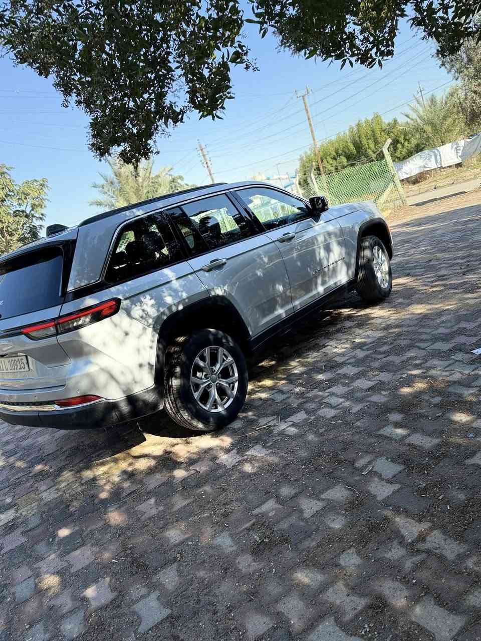 ﷽
السلام عليكم شباب جيب كراند شيروكي  2024 مواصفات
  فول عدا الفتحه 5 راكب المرغوب مرقمه و جاهزه بسمي

‏   2024 JEEP GRAND CHEROKEE, LIMITED

حادث السياره:  كلين سرقه تخريب فقط بدون حادث
                      السياره بدون قطره صبغ شرط الفحص
           السياره ماشيه : 600 ميل

حالة الايرباك : سليمه بدون ايرباك

                لون السياره: سلفر

#مواصفات 

بصمه

رادارات جانبيه

حساسات اماميه خلفيه

رادار امامي تحديد مسار

المقاعد جلد 

المقاعد كهرباء 

المقاعد تدفئه 

استيرن تدفئه

خزن ميموري

شاشه كبيره

كأمره دواره

معروفه مواصفات شيروكي لمتد
مـٌـيحـتاج اذكرهن
بعد بيه هواي مواصفات 

#السعر :  265$ و بيه مجال قليل تحياتي
             ارخص جيب بالعراق و كل الهلا بيكم

العنوان بغداد الزعفرانيه 

رقمي ☎️ *********** بيه وات ساب
