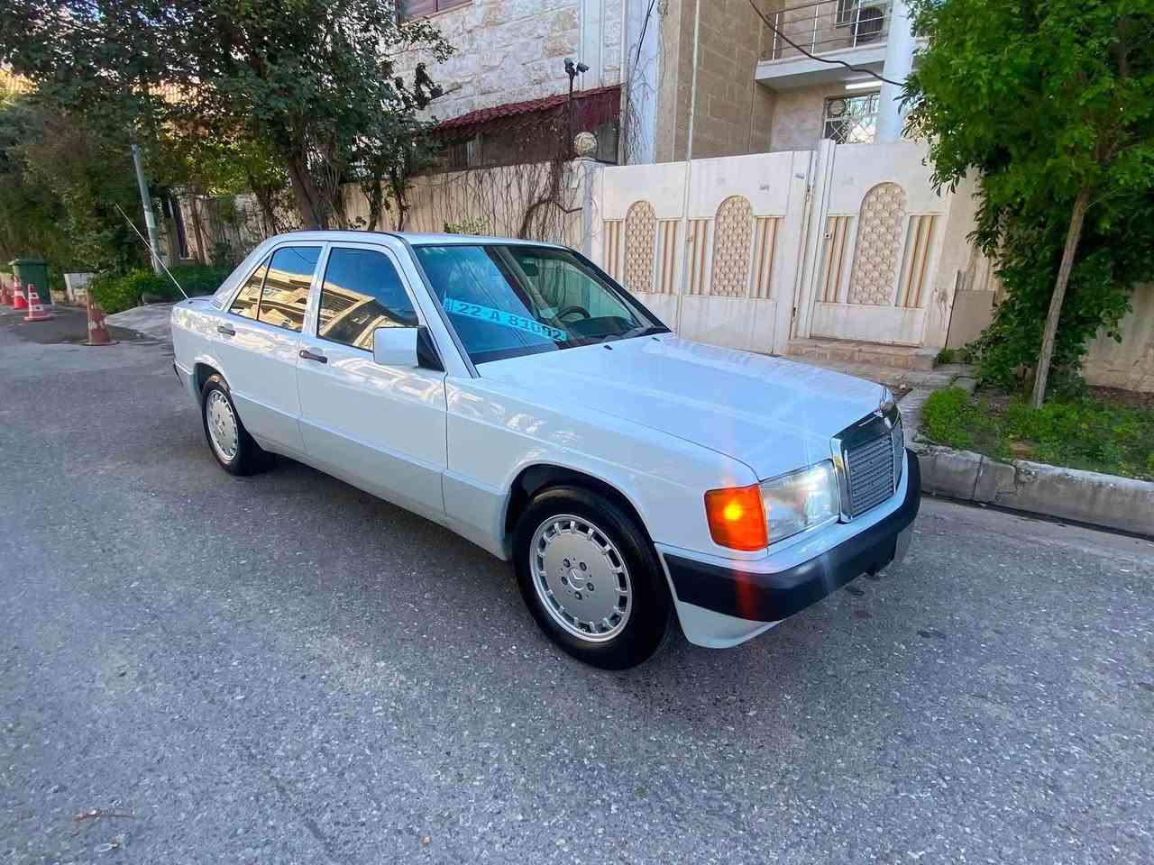 سلام عليكم ورحمة الله وبركاته
اشلونكم الاعزاز 

مارسيدس طيارين حجم 190 

موديل 93 رقم اربيل بسمي 

السيارة ماشيه 215 الف كيلو حقيقي 

هزة سنويه جديدة لحد 2031

السيارة بلاديه من دعاميه للدعاميه 

فقط بيها ثلاث قطع كلير الماني اوربي بدون ضربه شرط الفحص 

كير محرك بلاد 

تبريد شرط اذا مو ثلج مرجوع 

اكسل كاردن بشرط 

غرفة لوك 

شاشة كاميرا 

اسبير ما نازل 

السعر 73 وبيها مجال للطيبين 

***********
عنوان السيارة كركوك
