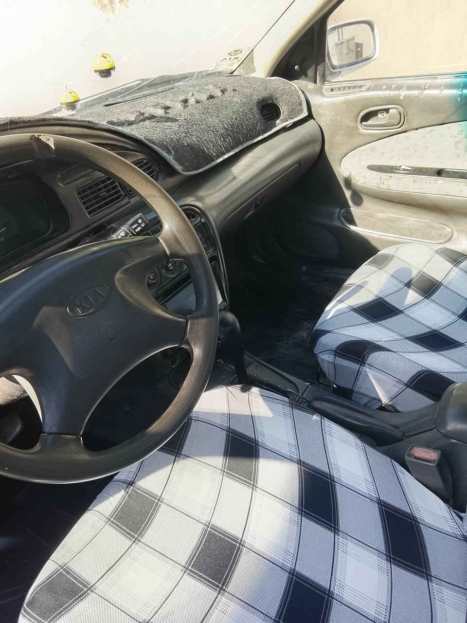 السلام عليكم للبيع سيفيا رقم بغداد مشروع وطني محرك ١٦٠٠ مفتوح كير اوتو محرك وكير شرط تدفئة وتبريد شغاله كهربائيات الكل شغاله حداديه تايرات نضيفة اخياس ماكو شرط السعر ٣٥ العنوان صلاح الدين الضلوعيه للإستفسار ***********
