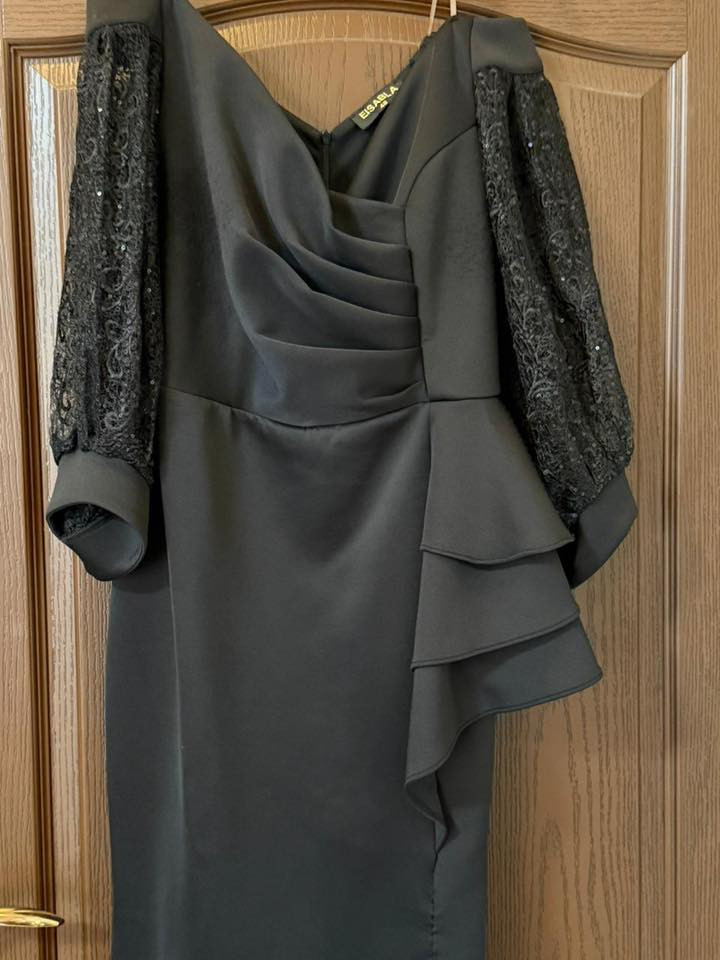 فستان للبيع سعره ٣٠ الف تصفية محل عنوان كركوك ***********
