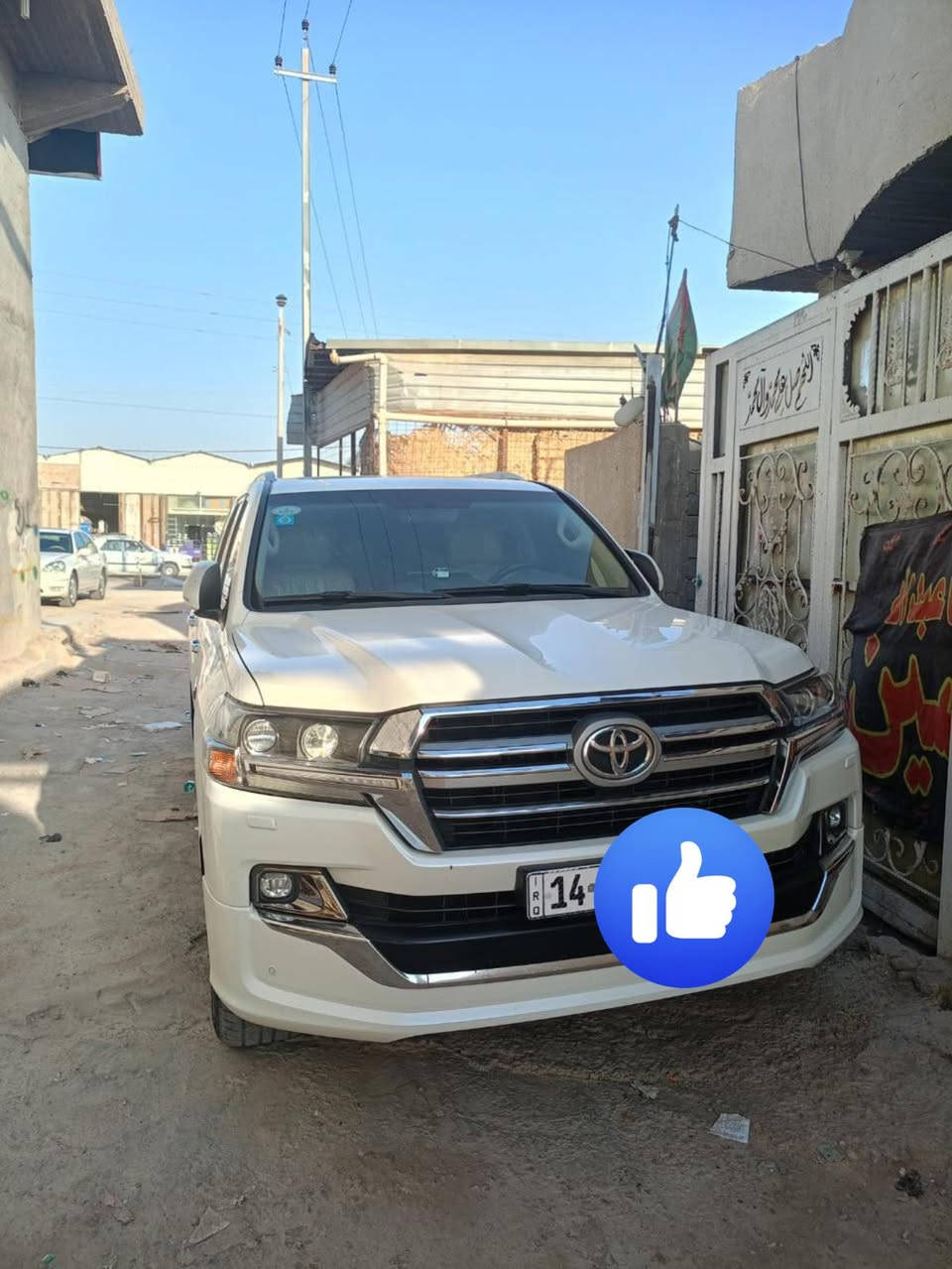 السلام عليكم
لاندكروز 2019 خليجي ‏ ‏كراند 
محرك حجم V8 4600
سلايت وبصمه وتشغيل عن بعد
كشن جلد دايموند وكهرباء عدد 2 
جنطه كهرباء وايرباك عدد 8 وبحاخ لايت 
شاشه اندرويد GPS وكامرا عدد 4 وشاشات خلفيه 
ويل كل كروم اسود حجم 19
حساس امامي وخلفي وشاحن واير ليس
مري شفط وقلاب 
هوك خلفي رساله ترحيب لاندكروز 
ماشيه 80 الف KM
السعر560
رقم الهاتف       ***********
