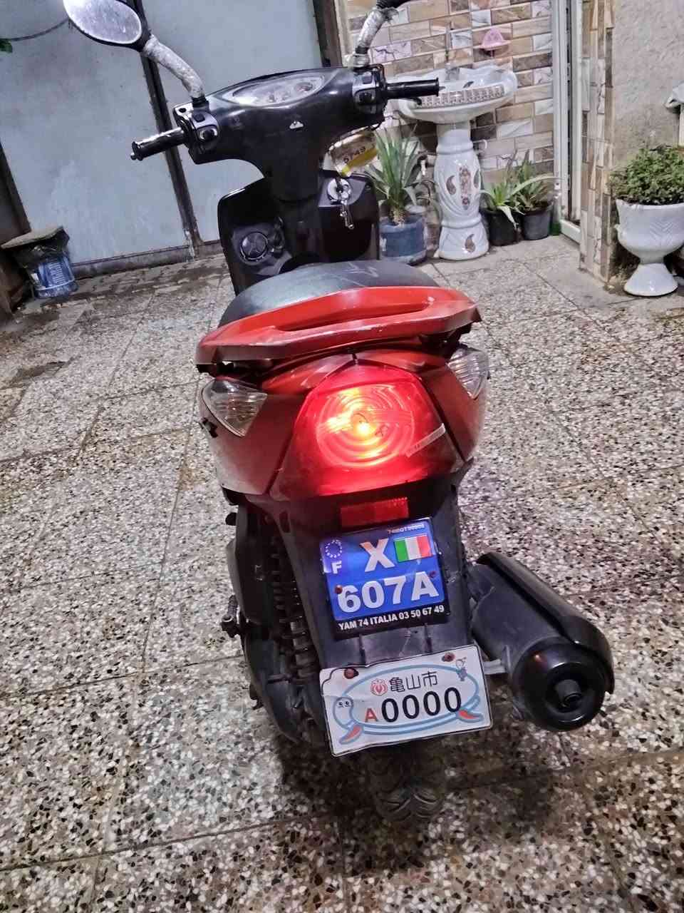 سلام عليكم دراجه ثعلب 140 مكان بغداد الحسينيه مال راشديه بلاديه مصارله هواي من نازله م الرمبه ***********
