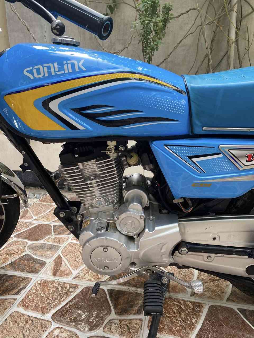 السلام عليكم دراجة سيفان 24 شكل 25 سعر 700 وبيها مجال مكاني دلي عباس ***********
