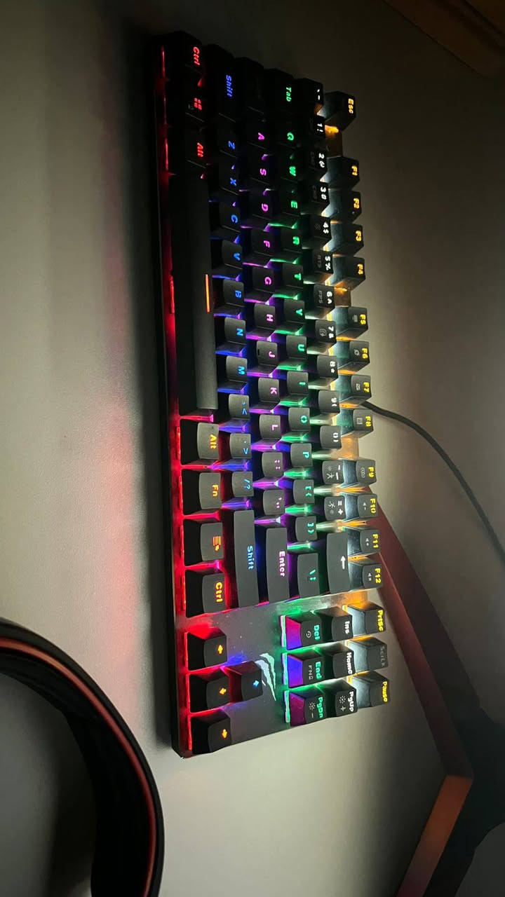 بي سي للبيع 💥
المواصفات s1650 gtx
1t 
256ssd 
650w ps
16ram ddr4
المعالج core i5 9400f
المذربورد b450 
ماوس لوجتك 
كيبورد ميكانيكي
 ⚡⚡ السعر خاص ⚡⚡
💢للتواصل و الاستفسار خاص💢


**إذا كنت صاحب هذا الإعلان وتريد حذفه لأي سبب، رجاءا أرسل رسالة إلى الدعم الفني**