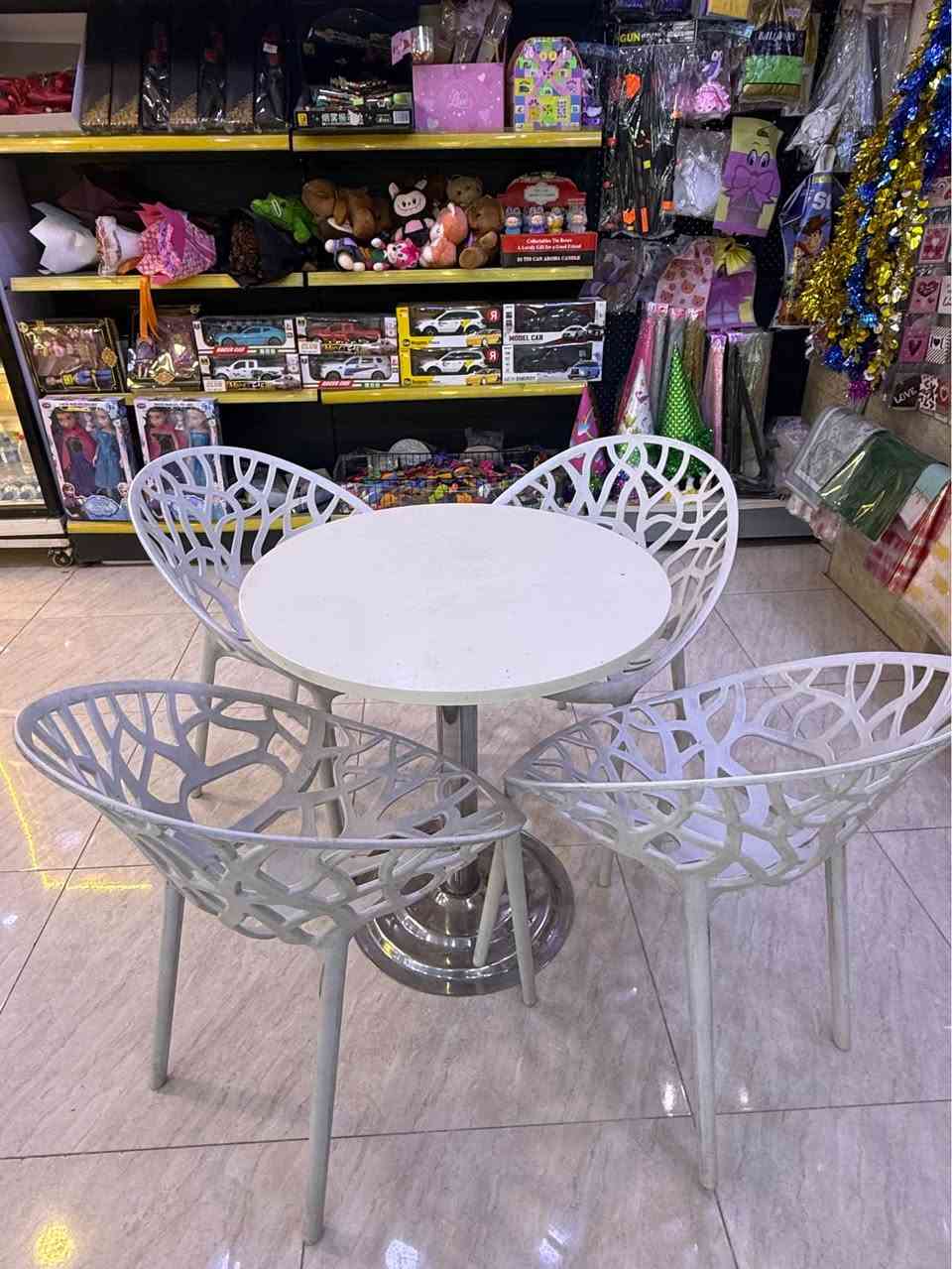 دوو تاقم كورسى و مێز بؤ فرؤشتن بئ عه يب و بئ شكاوى زؤر تؤكمه و به قوه ته هه ردوو تاقمه كه سعرى ٢٢٠ هه زار
***********
*********** السليمانية, العراق
