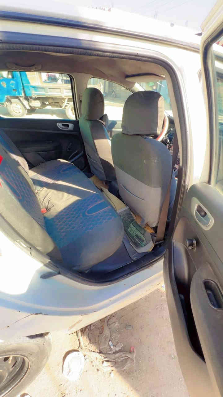 سلام عليكم للبيع بيجو 307 موديل 2006 مصبوغه  حزام بدون حادث سنويه ساقطه رقم الماني تبريدشغال ثلج الفان عاطل سياره مو بسمي راعيهه موجود تحويل اشوكت متريد ايحول اروح وياك للمرور اني العنوان بغداد الدوره البعيثه سعر 35 ورقه رقم ***********
