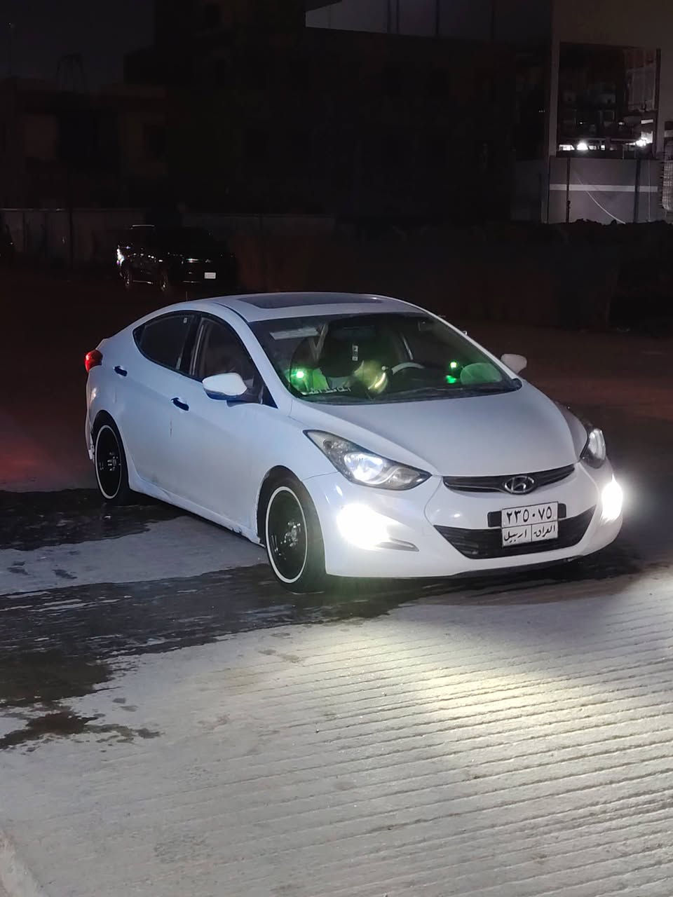 النتره ٢٠١٢
بيه جاملغ و بنيد و خشم الشاصي فقط
سياره جديده و حلوه
تخم تاير جديد
حداديه جديه
مكينه جديده بعده داخله ستيال
السياره ابيعگ ويل كب
تأخذه تترحم الوالديه عليه
رقم صاحب السياره
***********
السعر ١٠٠ وبيه مجاله تصل و بيك خير و تدلل
