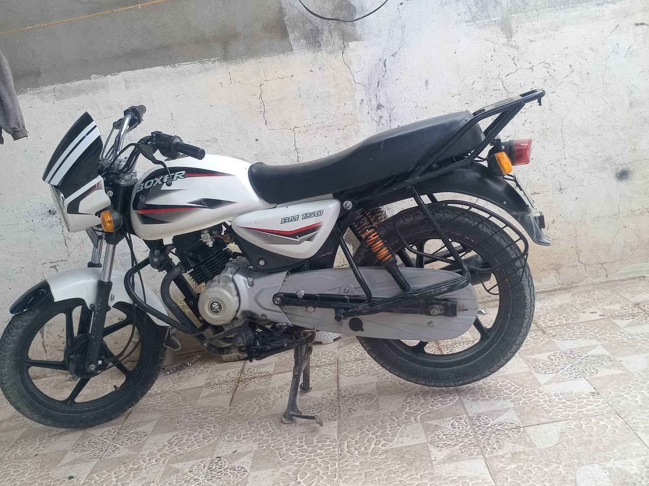 للبيع بوكسر 2020 محركه اوراق كفاله عامه العنوان مندلي مستعجل على بيعتها.  ***********
