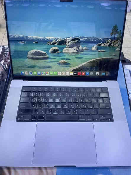 apple macbook pro 16 inch 
M2 pro 
ram 16G 
ssd 512G 
بطاريه 87‎%‎ 
نضافه 95‎%‎ 
مع شاحنه اصليه فقط 
السعر : 1،750،000 سعر نهائي 
بغداد - المنصور 
***********
