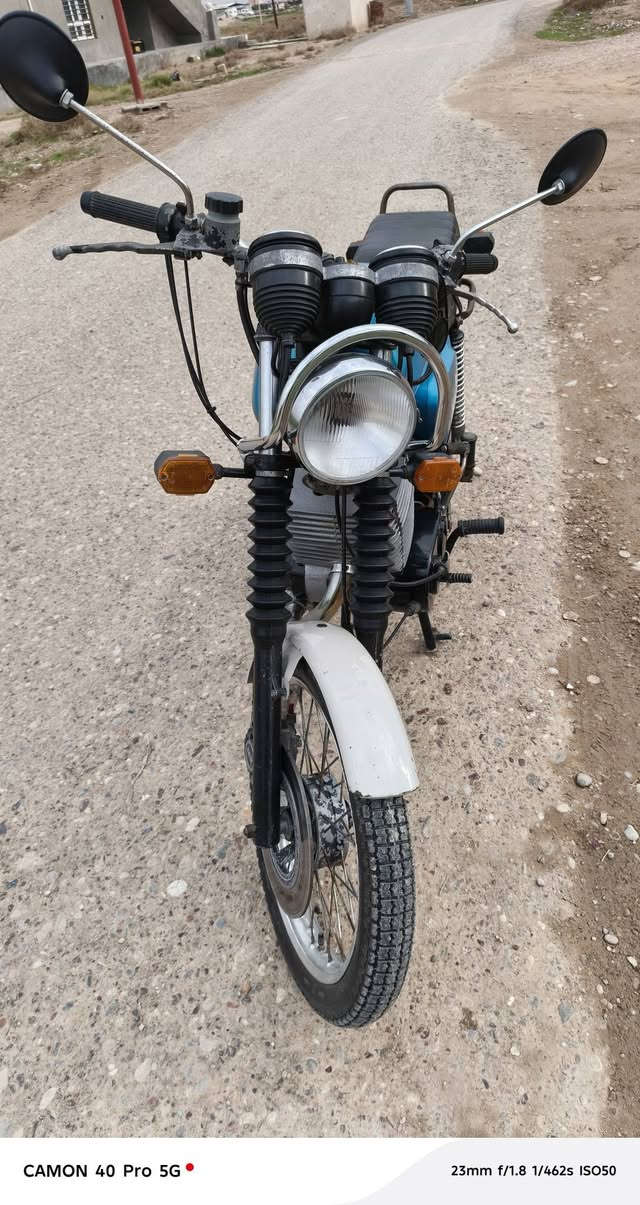 اعادت النشر بسبب الوعود الكاذبه 
رجائاً رجائاً الموشراي لا يتصل ويكول احذف المنشور باجر جايك شبعنا من هاي السوالف 
دراجه mz موديل 88 حاويه ما ماشي بالعراق محرك كصه واحد ع الفتح كلها بلاديه عدا التايرات بدلتهن قالب الماني والكابريتر مبدله والاصليه موجوده رقم وسنويه صلاح الدين بسمي مكفول كفالع عامه من الصبغ والفطر ولحيم تيده هوه والرقم تيده بدون اتصل وتتدلل ***********
