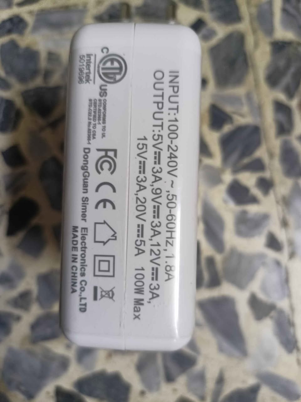 شاحنة ماك بوك 100 واط تايب سي ....
MacBook Pro Charger 100W ....

USB-C  تايب سي 

شاحنة كوبي ولكن تعمل بكفاءة عالية لاجهزة الماك بوك بكل انواعها .. 

الشاحنة ..
كيبل  تايب سي ..

جديدة غير مستخدمة..

السعر 50 الف دينار والتوصيل موجود لكل محافظات العراق.. موصل, نينوى


**إذا كنت صاحب هذا الإعلان وتريد حذفه لأي سبب، رجاءا أرسل رسالة إلى الدعم الفني**