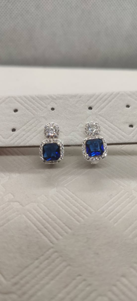 تراچي فضة اصلية
السعر ٢٥ 
يوجد توصيل لكافة محافظات العراق


**إذا كنت صاحب هذا الإعلان وتريد حذفه لأي سبب، رجاءا أرسل رسالة إلى الدعم الفني**