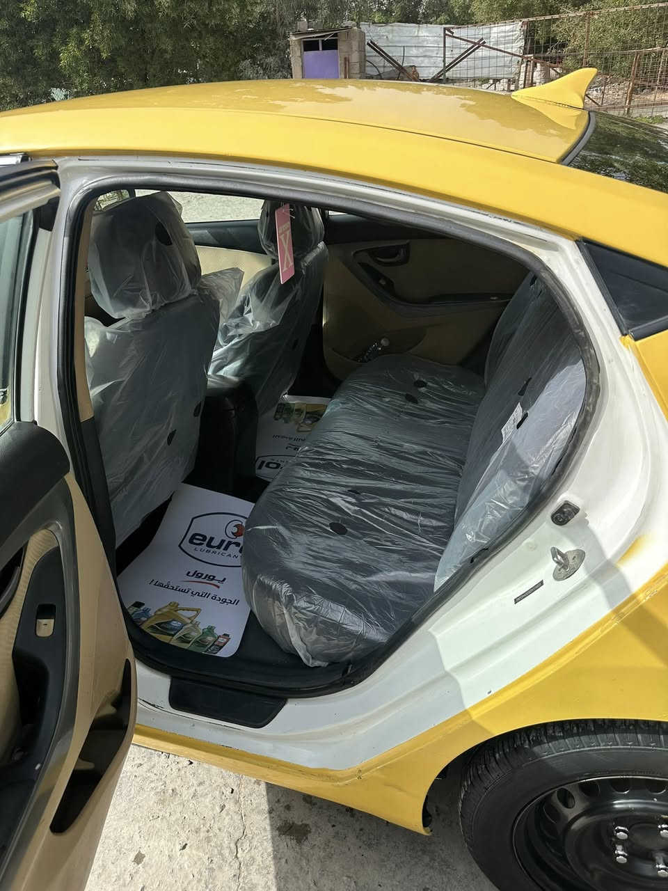 النترا ٢٠١٣  امريكي ١٨٠٠  حادثها جاملغ وبنيد بدون دواخل ايرباك ستيرن  طاك لا تبخير لا تنقيص سياره خير من الله حداديه بدلتها قبل ٧ اشهر كامله هسه بيها شويه ملاحظات  تبريد ثلج قبل سنه بدلت منضومه جديده ما عدا الفريز ما بدلته سياره حلوه داخلها بيجي واسود وغرفتها نظيفه حلوه رايدها ب ٩٨ وبيها مجال بسيط للشاراي مكاني شهداء السيديه تقاطع درويش 
***********
غير متواجد على الفيس
