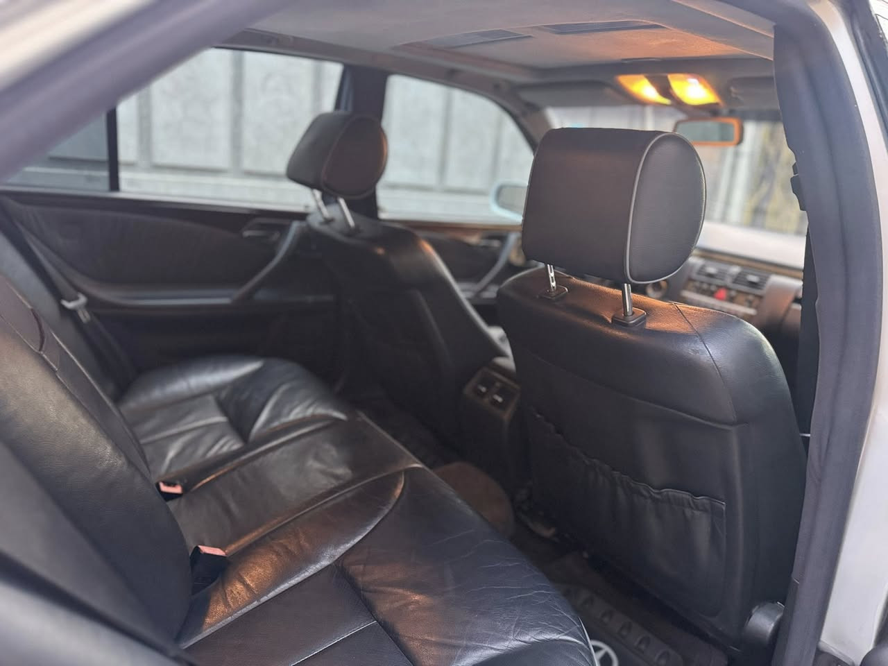 سلام عليكم
مارسدس ام عيون موديل2001
فول افنكارد شادلهه كت كامل Amg دعاميات ودوس لسياره جديده واحلى من لصور فقط مصبوغه بدون لا حادث ولاطخه 
غرفه جلد اسود لسياره كامله مابيهه نقص 
مكينه V 
ومعروفه مواصفات الافنكارد بدون مااذكرهن

سعر 140 

رقم التليفون /***********
