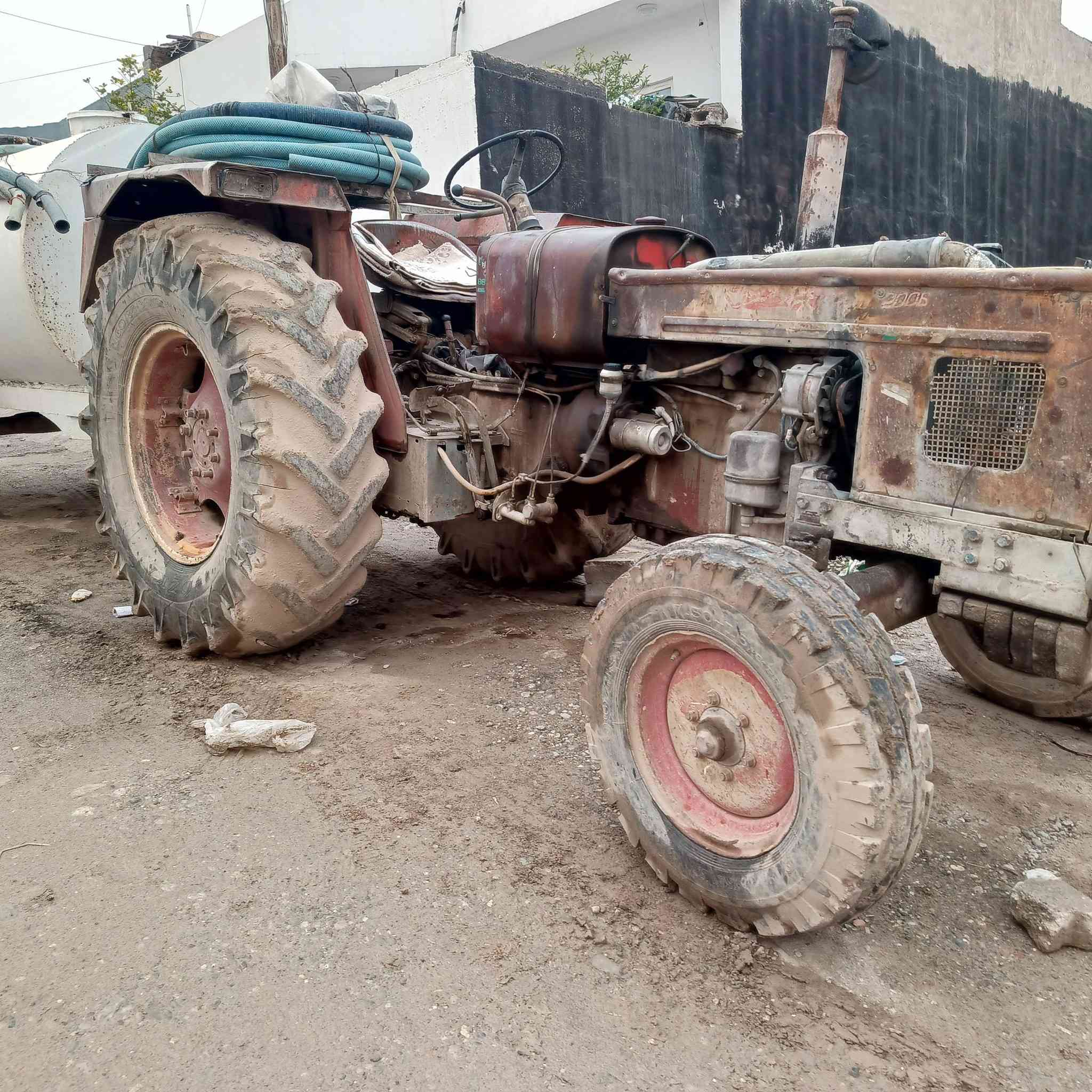 موديل 1988
سنوي
2تنكر
سعر 33مجال 
عنوان كركوك 
***********
