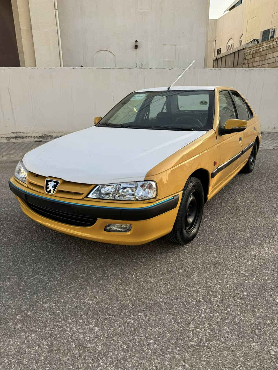 السلام عليكم بيجو بارص 11سياره كفاله بيه بس جاملغ الكدام مبدل بدون ضربه وبيه نص الدوار صبغ واضحه بالصور اثر خياس رقم نجف بأسمي تحويل ثاني يوم كير ومكينه جدد تخم تاير جديد تبريد شغال حداديه 70 بالميه مصفره هيئه وغرامات السعر 31 وبيه مجال العنوان نجف للتواصل ***********
