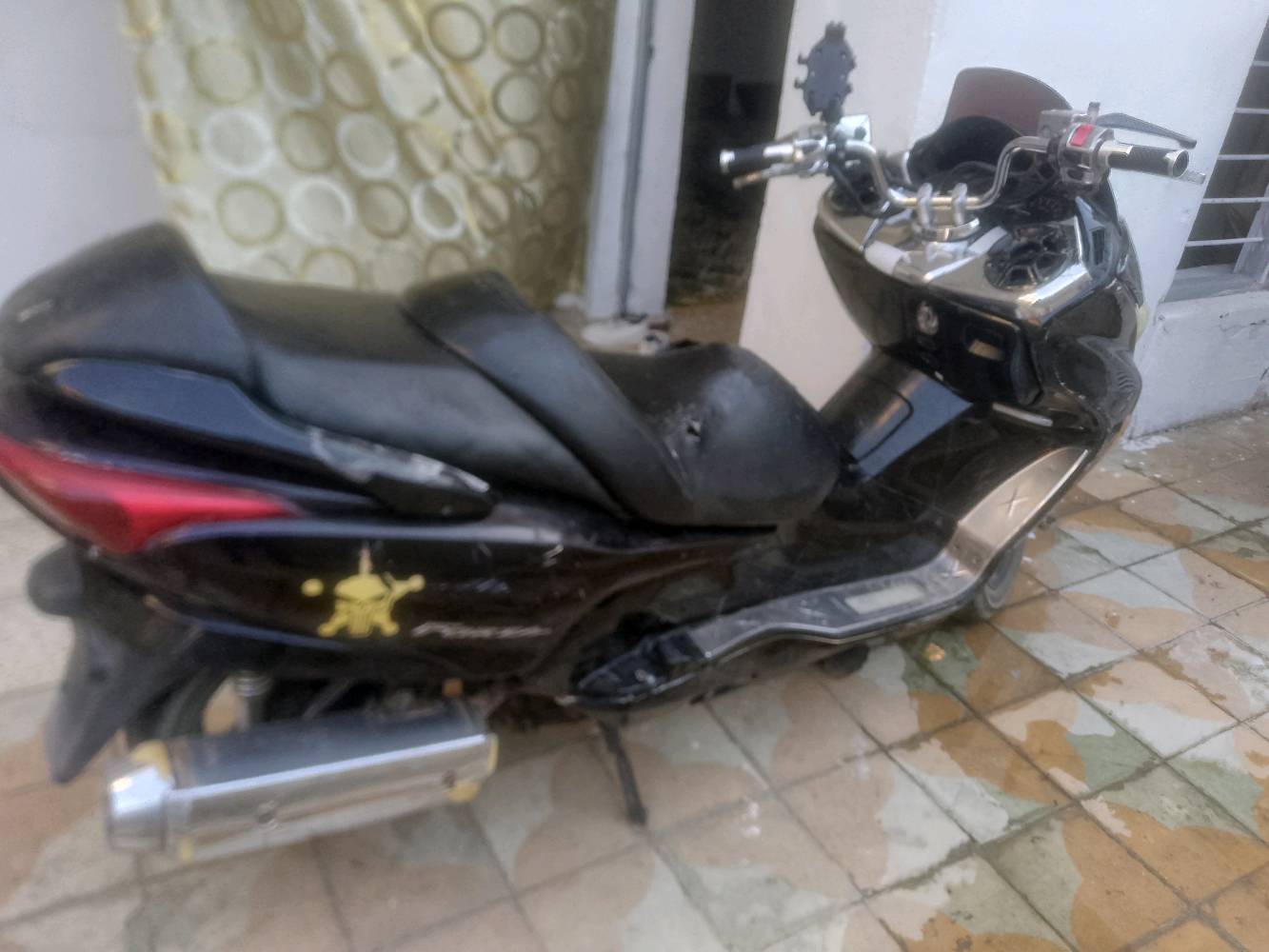 فورزه 08 كير ملغي كفراتها 80 بالميه 
فيت بم جديد
ستان حساس 
كهربائيات شغاله
اشاير ودبل اشاره 
بس البك لايت يرادله كلوبات 
دسكات بريك جدد تقريبا 
والكلوب الناصي طافي 
مكانها كوت شارع النفط