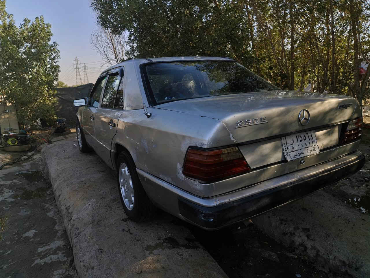 السلام عليكم .🇩🇪 مرسيدس دب 🇩🇪 موديل 1⃣9⃣8️⃣7️⃣ 
محور ياباني مكينه vvT 2500 ✅
تخم تاير جديد  + تخم ويل مميز بلادي 🥇⭐
كهربائيات شغاله + لايت زنون ثلجي 🔦
تحويل ثاني يوم مشروع وطني  🚥♻️✅ 

سيارة حلوة وسعرها مناسب شرط تطلع ترايل وين ميعجبك 
السعر ،  29 روقه فقط بيع مستعجل 🔥 
العنوان النجف حي النداء 
***********

