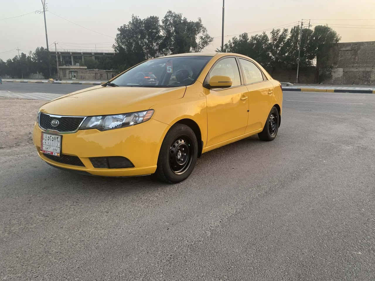 السلام وعليكم
للبيع كيا فورتي موديل ٢٠١١
رقم بغداد تحويل مباشر هيئه وغرامات مصفره 
السياره وارد امريكي حادثه جاملغ وحافت البنيد وحافت الغد محرك ٢٠٠٠ دوش شادي جديد حاويه
شاصي كفاله السياره جاهزه ميه بل ميه 
محرك قبل اسبوع شادي حاويه
بيع مستعجل 
***********
