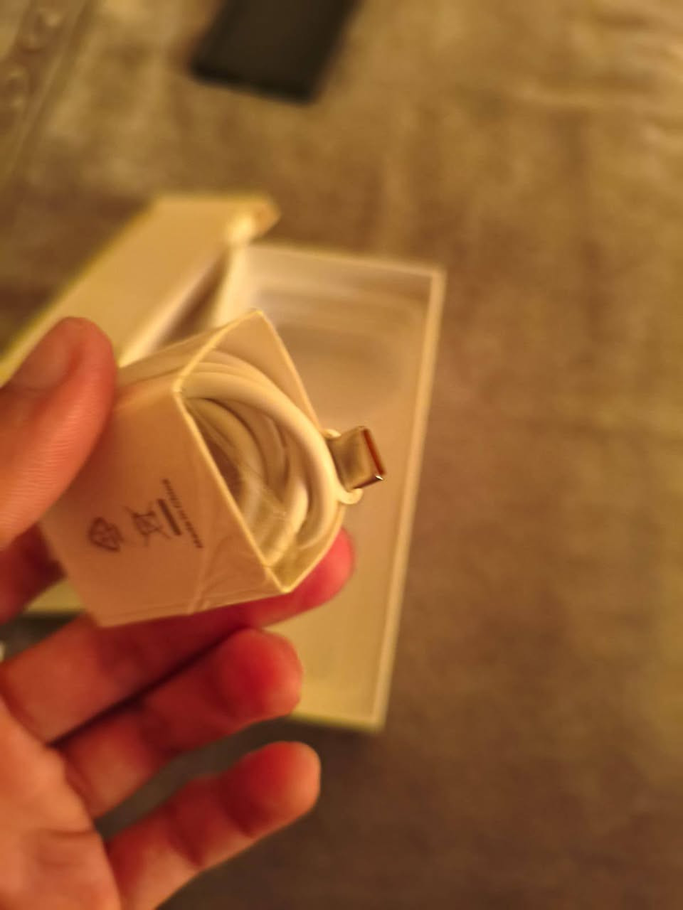 السلام عليكم بوكو أكس 7 برو جهاز كلش نضيف مشحون 149مره بطاريه 99 ذاكره 512 والرام 24 ويا لزكه اصليه وكفر اصلي وشاحنه عاديه مو شاحنته فقط لا غير مراوس بلي ستيشن فور فات مهكر شعندك نزل أو هذا رقمي الاتصال *********** أو علق خاص ودخلك
