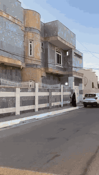 من رخصة الادمن المحترم دار في كربلاء حي التعاون 240 متر طابو صرف  ركن الطابق الارضي صاله + ستقبال + مطبخ + غرفة نوم +صحيات الطابق الثاني صاله + 3 غرف نوم +صحيات البيت كله مرمر  بناء درجه اولى السعر 700 مليون
للاتصال /***********
