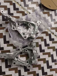 قطع غيار كديلاك CT5 AND CT4 كلشي موجود بالصور موجود يمي للتواصل 077073...