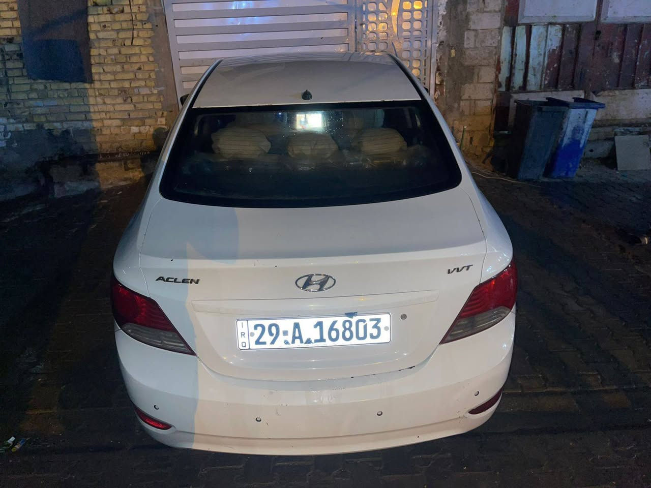 اكسنت 2012 رقم انكليزي واسط
محرك 1600 
تبريد تدفئ شغاله 
حساسات خلفيه 
شاشه 
تخم تأثيرات جديد 
جاملغ امامي مبدل بدون دواخل 
وبنيد 
بسمي السياره ثاني يوم 
مكاني نجف والسونر موجود 
مكلف بالنشر رقم صاحب السياره 
***********
