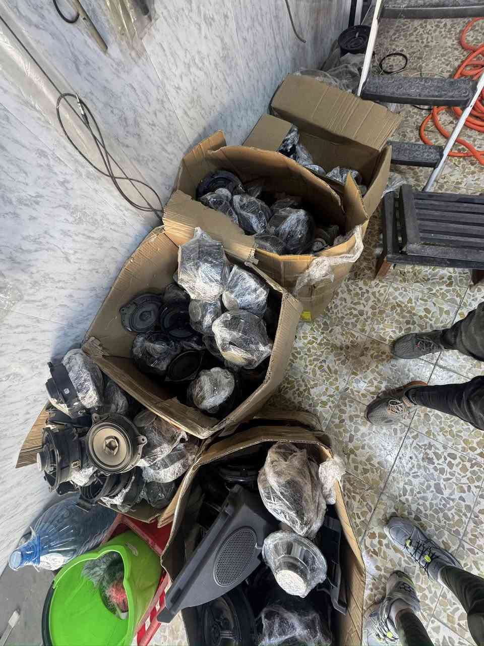 سلام عليكم متوفر جميع انواع السماعات مال كصه اصلي كيا ريو و اكسن والانتره شارع المركز معرض ابو عراق
***********
