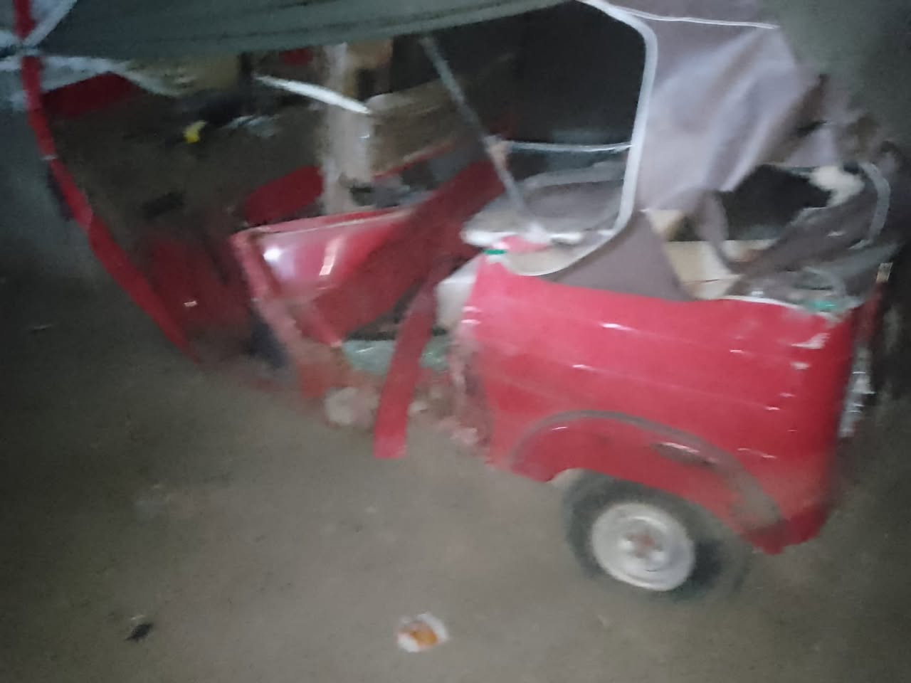 سلام عليكم شباب تكتك مضروبه مكان بغداد جسر ديالى سايد الواحد ***********رايدينه ٣ملاين
