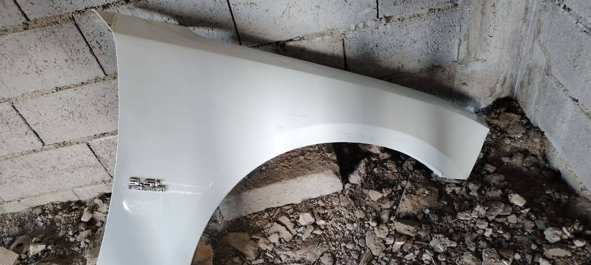 سلام عليكم للبيع باب خلفي وره سايق الون رصاصي صدر الحمام مال مديل من ١٥ الئ ٢٣ بدون صبغ بلادي كامله سعر 200  عندي باب احمر مال سايق فارغ وعندي بيبان مال جارجر من 8 الى 10 خلفيات وجاملغ امامي ايمن شراي يخابر وخادم مكاني بصره قضاء المدينه***********
