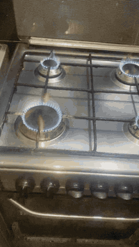 سلام عليكم طباخ ٤ عيون نضيف اخو الجديد مداخل تصليح فقط الجامه انكسرت بس بي جامه ثانيه مساعده يشتغل كلشي مابي نستخدمه السعر ب١٠٠ الف وبي مجال ستيل مكاني بغداد الدوره وهذا رقمي ***********
